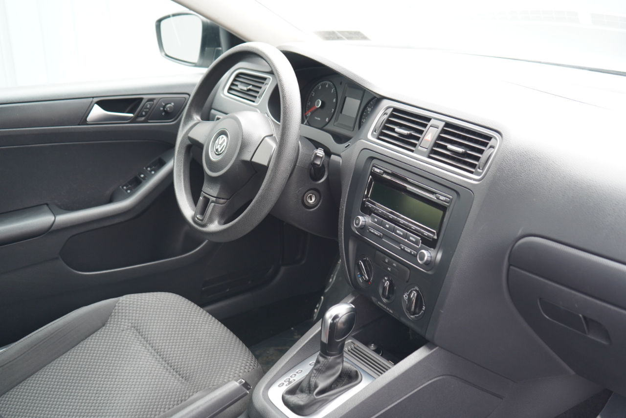 Volkswagen Jetta Sedan 4dr Auto S 2014