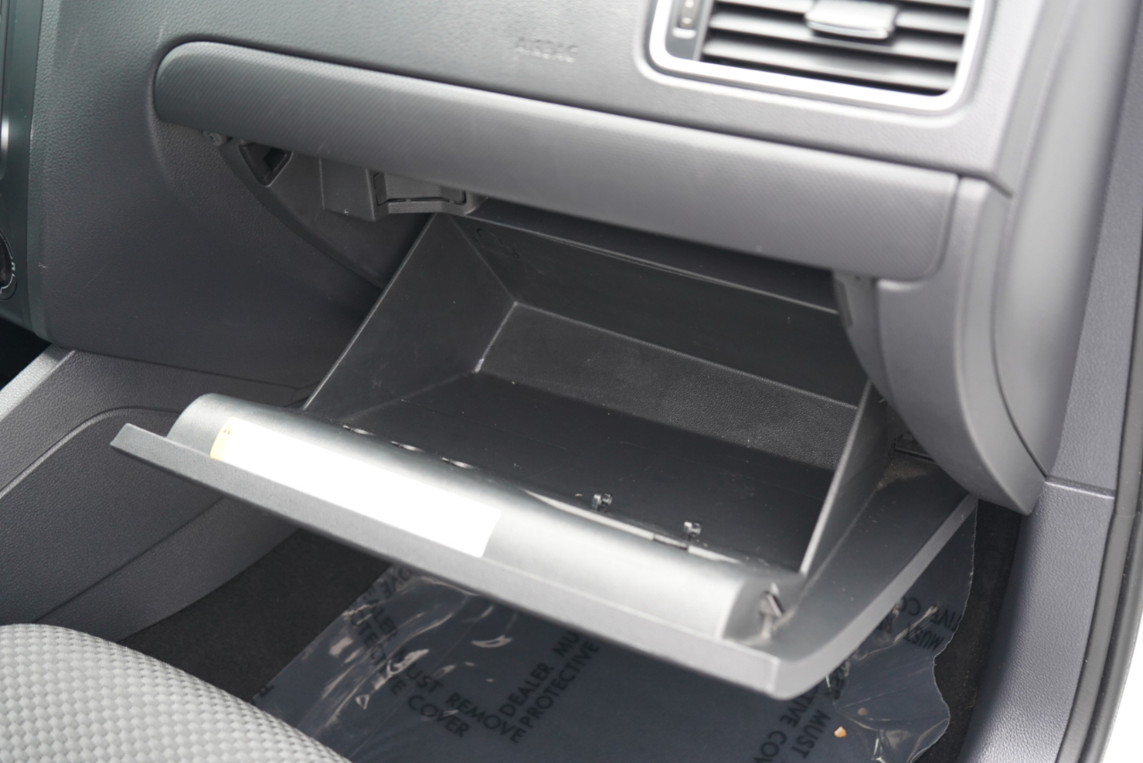 Volkswagen Jetta Sedan 4dr Auto S 2014