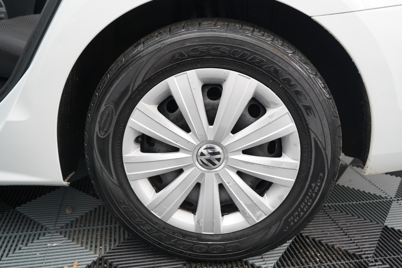 Volkswagen Jetta Sedan 4dr Auto S 2014