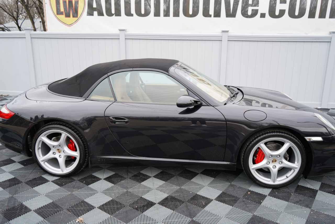 Porsche 911 2dr Cabriolet Carrera 2005