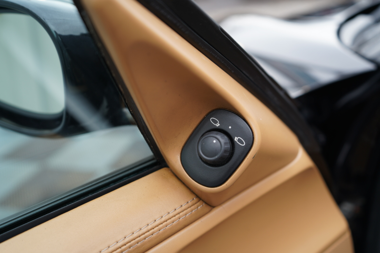 Porsche 911 2dr Cabriolet Carrera 2005