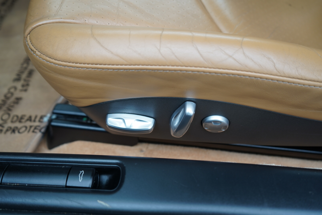 Porsche 911 2dr Cabriolet Carrera 2005