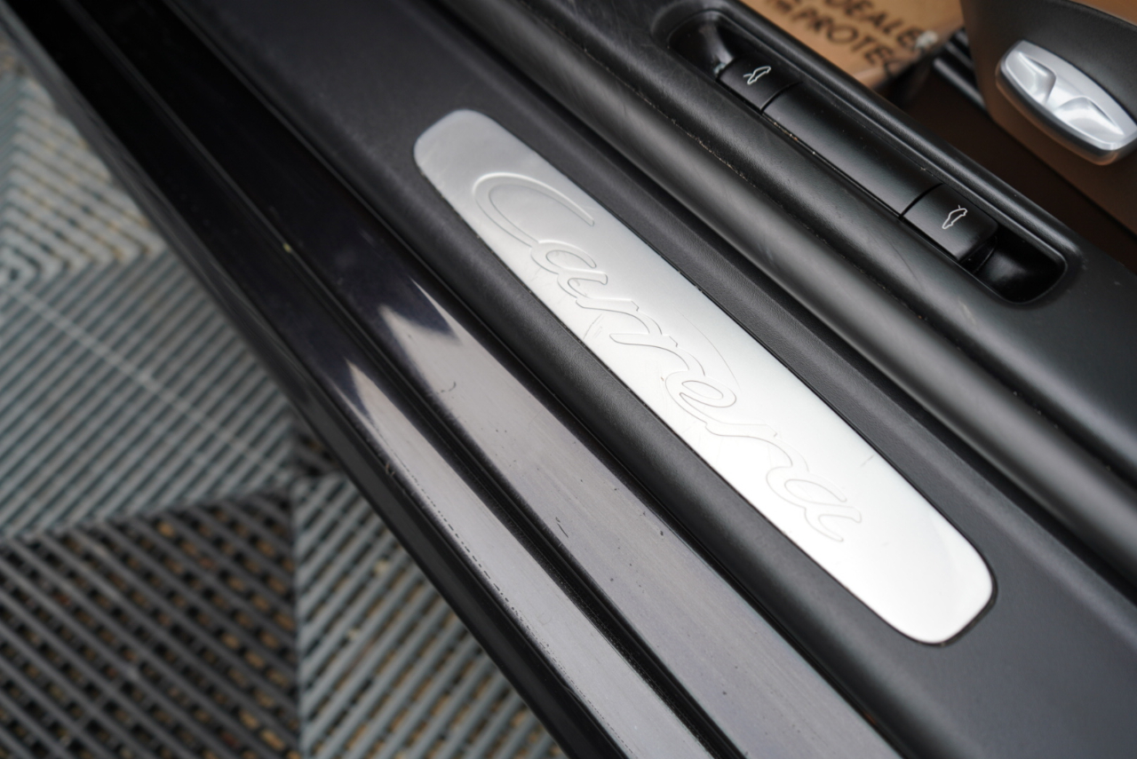 Porsche 911 2dr Cabriolet Carrera 2005