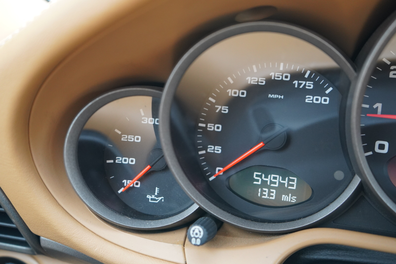 Porsche 911 2dr Cabriolet Carrera 2005