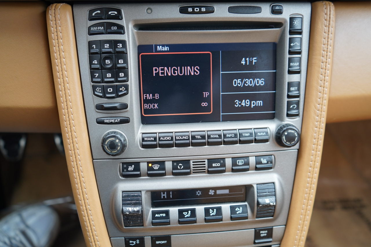 Porsche 911 2dr Cabriolet Carrera 2005