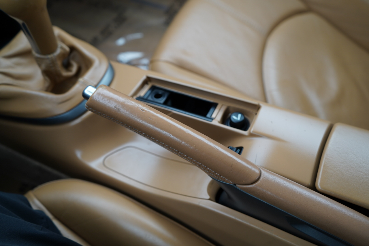 Porsche 911 2dr Cabriolet Carrera 2005