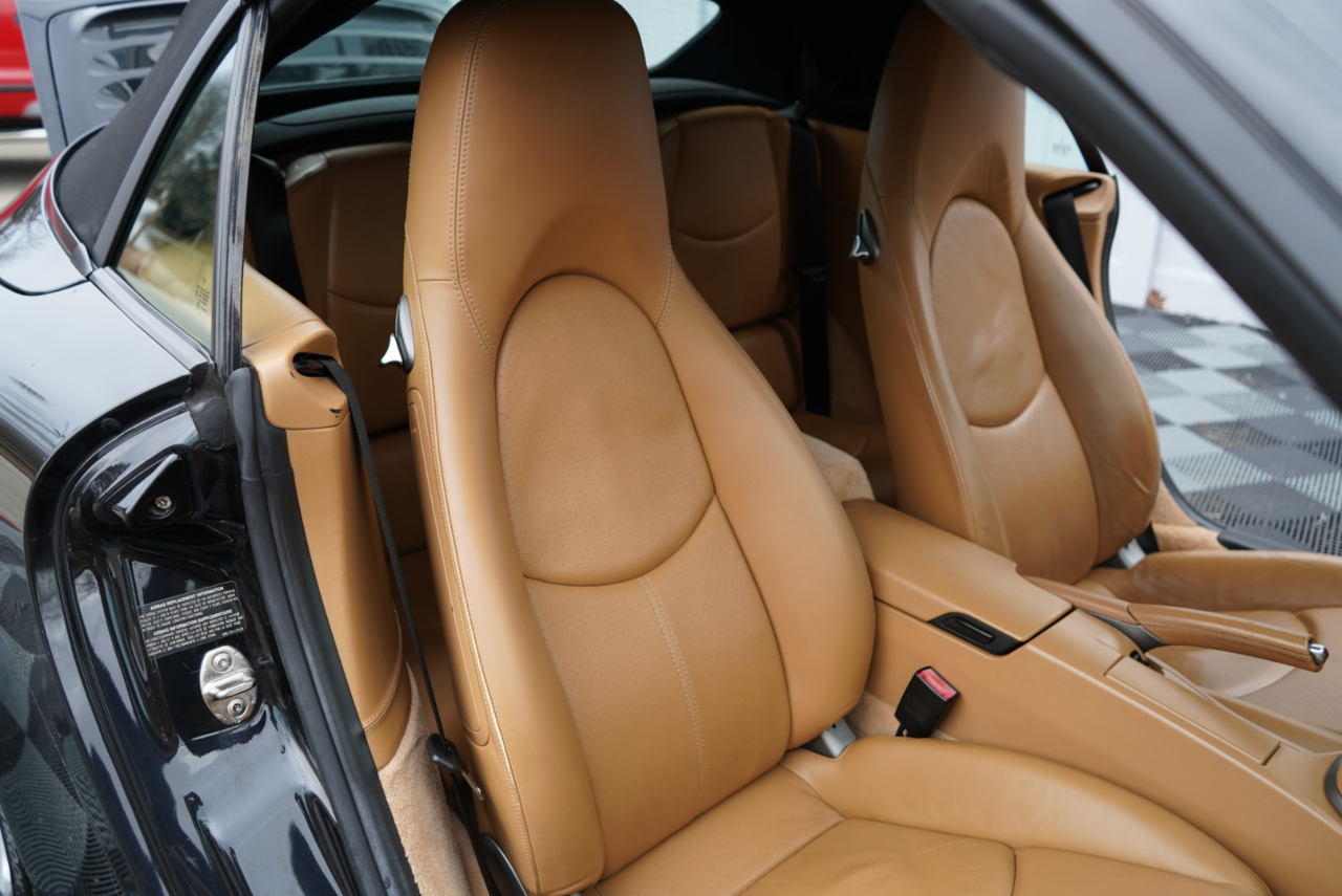 Porsche 911 2dr Cabriolet Carrera 2005