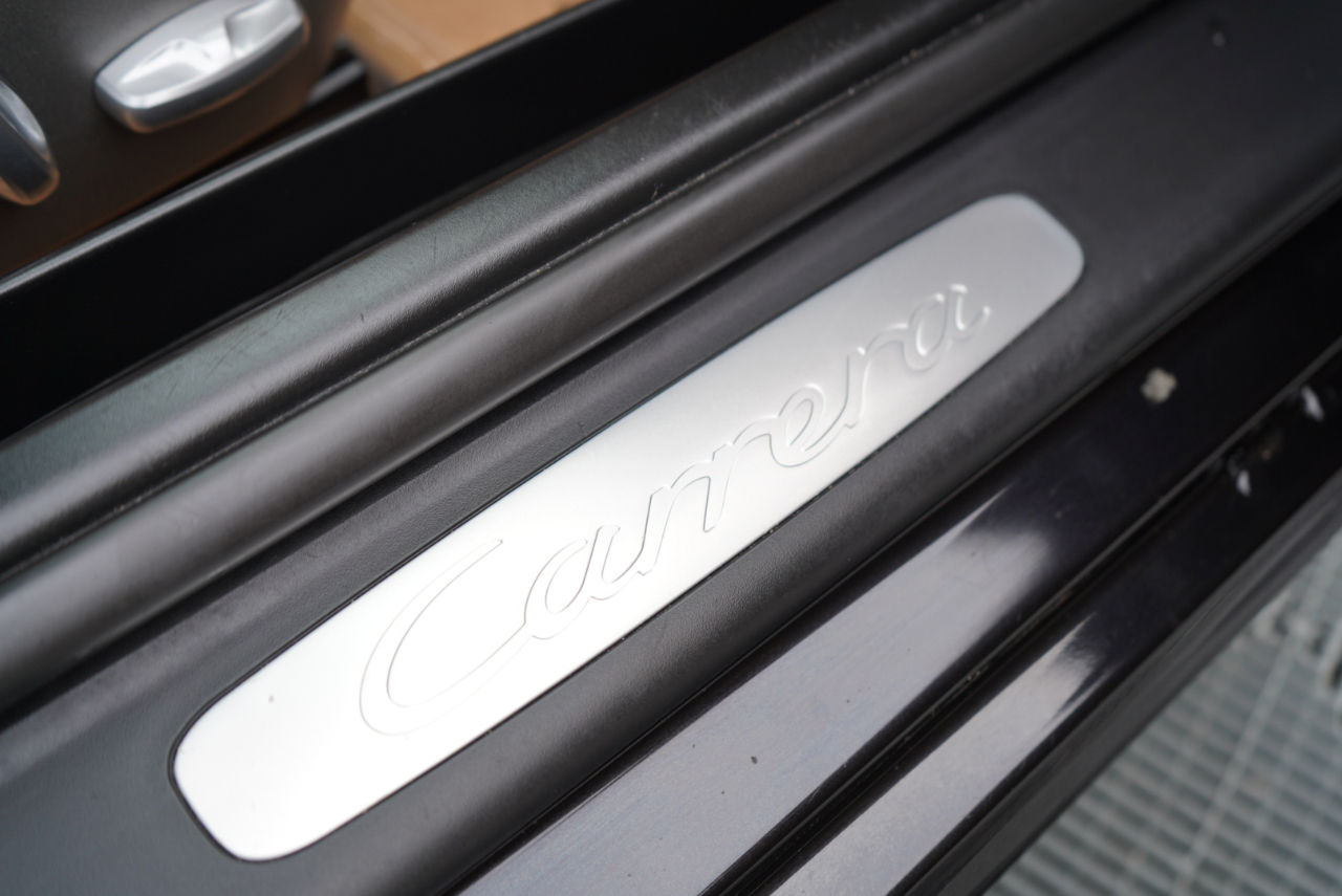 Porsche 911 2dr Cabriolet Carrera 2005