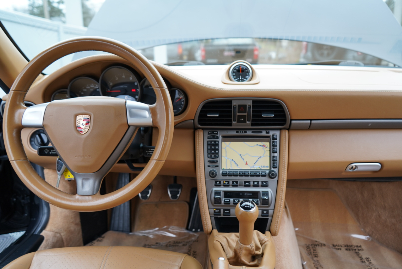 Porsche 911 2dr Cabriolet Carrera 2005