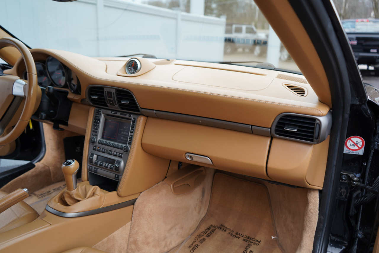 Porsche 911 2dr Cabriolet Carrera 2005