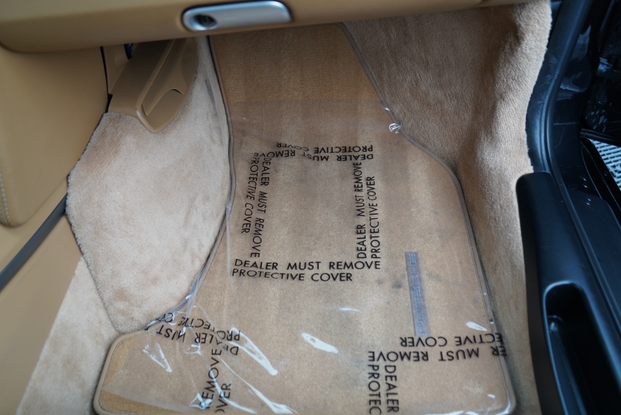 Porsche 911 2dr Cabriolet Carrera 2005