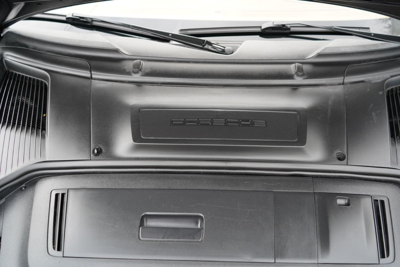 Porsche 911 2dr Cabriolet Carrera 2005