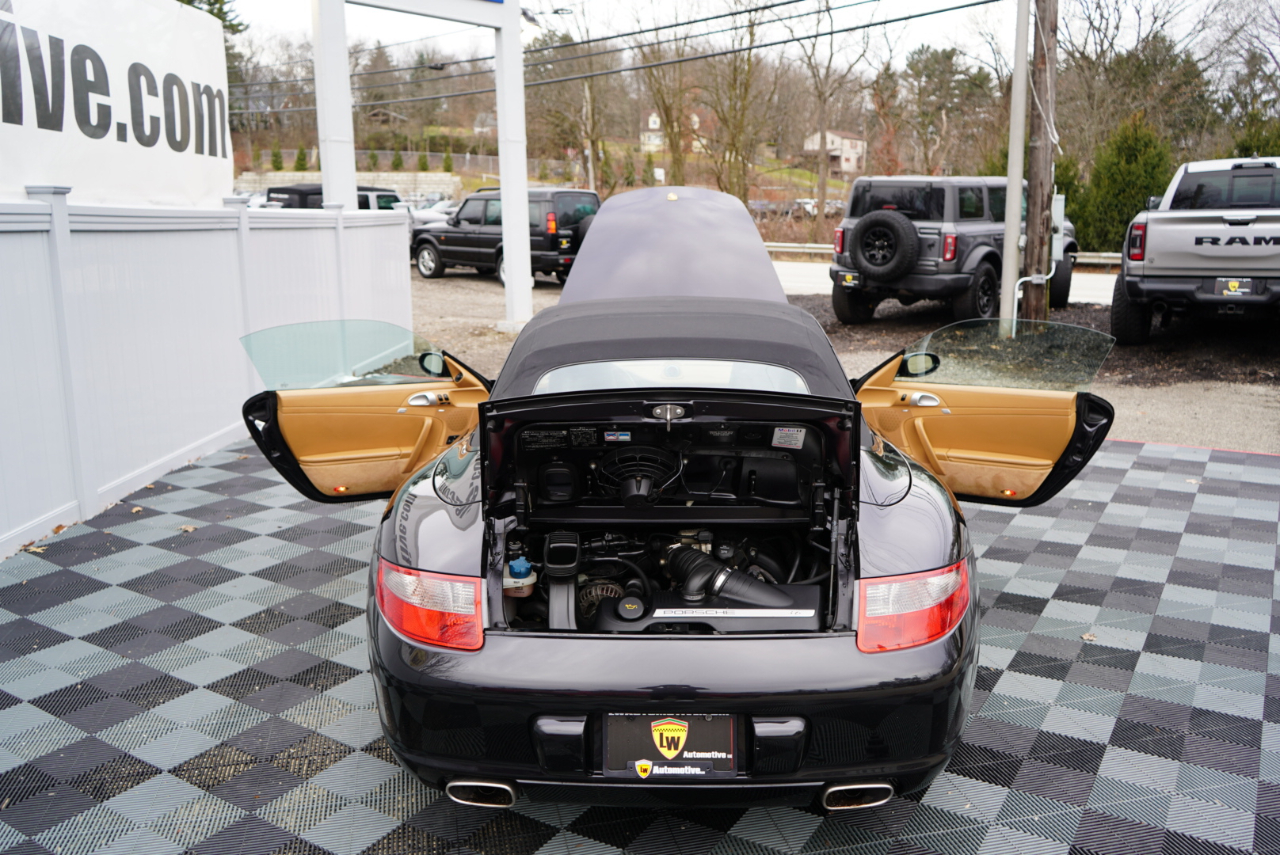 Porsche 911 2dr Cabriolet Carrera 2005
