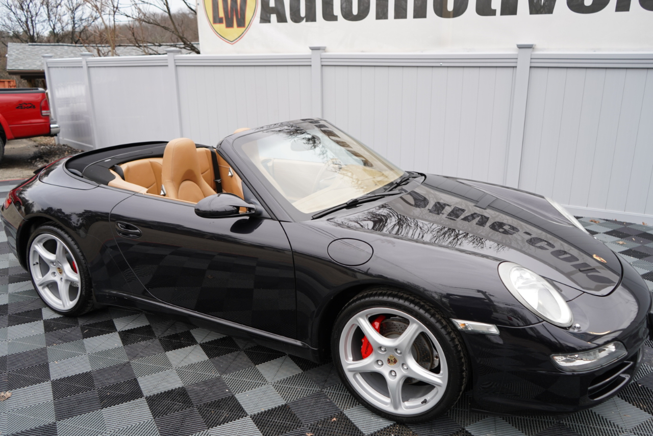 Porsche 911 2dr Cabriolet Carrera 2005