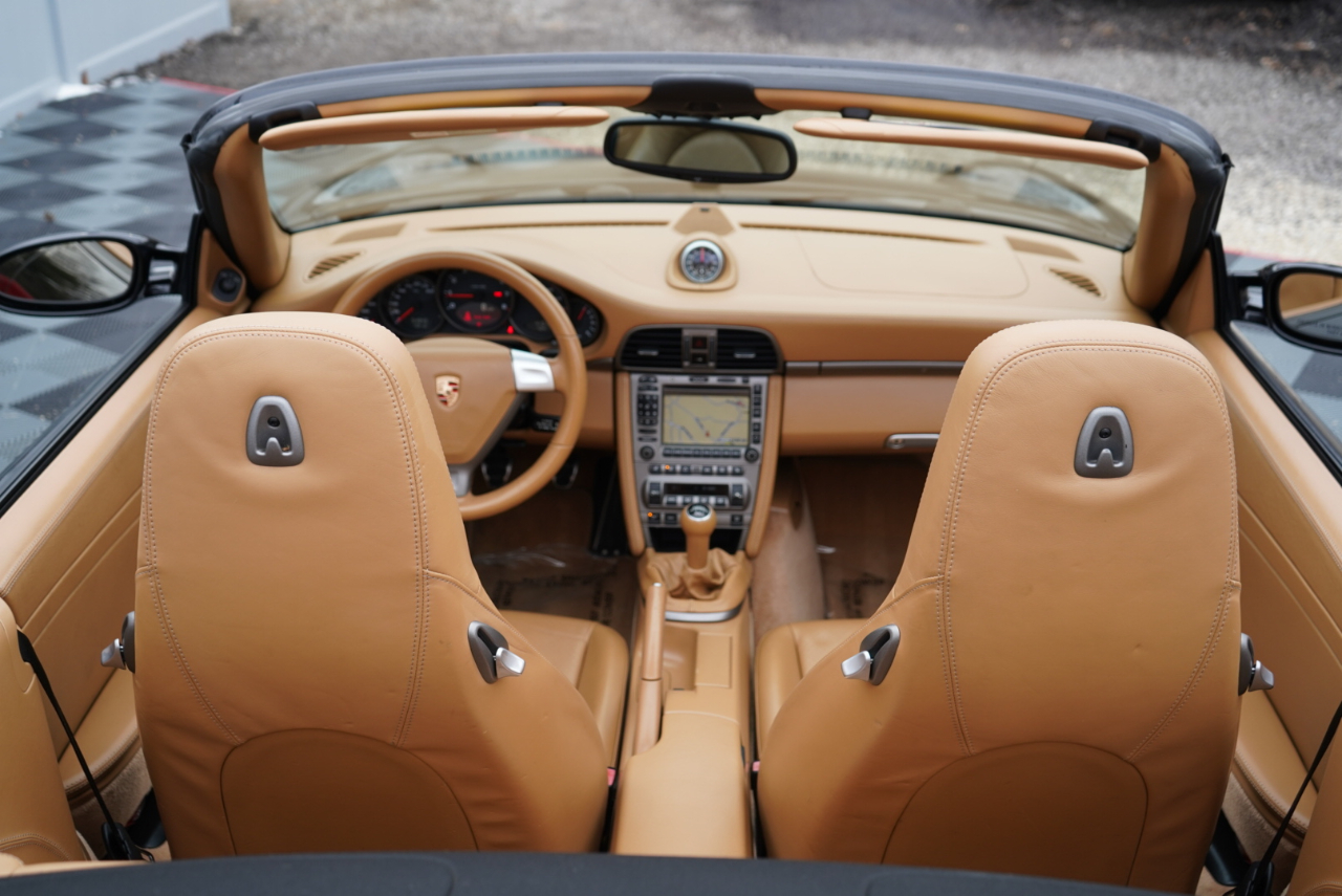 Porsche 911 2dr Cabriolet Carrera 2005
