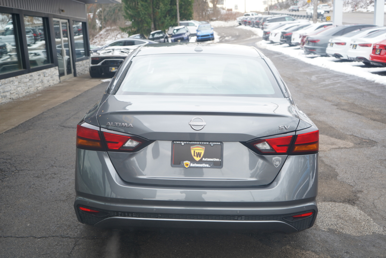 Nissan Altima 2.5 SV Sedan 2024