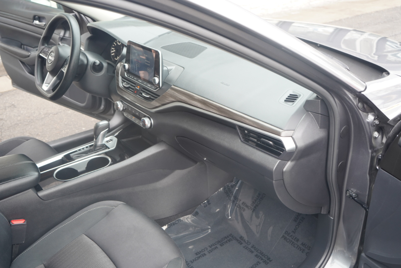 Nissan Altima 2.5 SV Sedan 2024