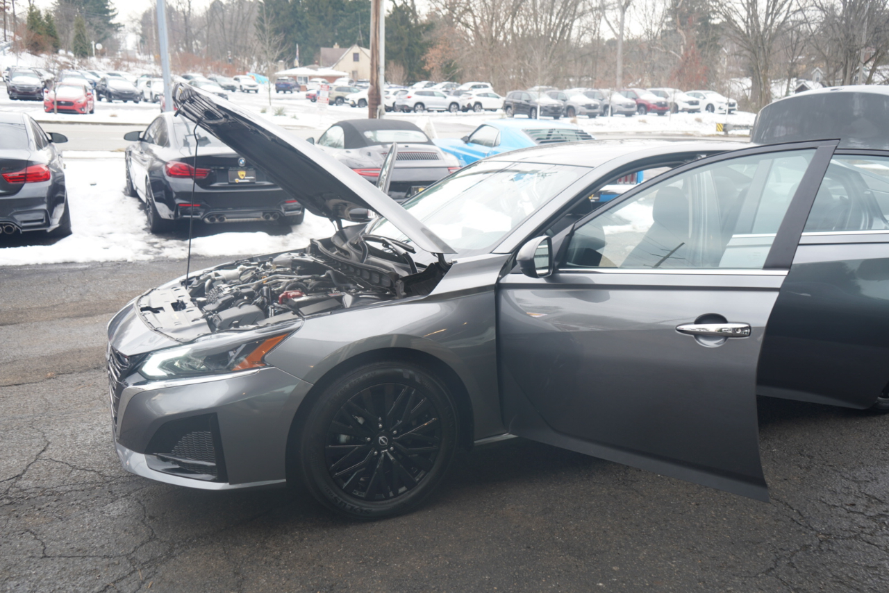 Nissan Altima 2.5 SV Sedan 2024