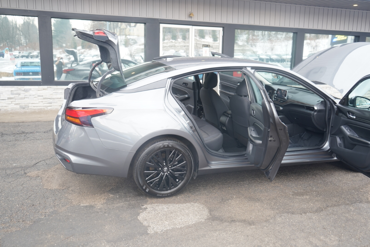 Nissan Altima 2.5 SV Sedan 2024