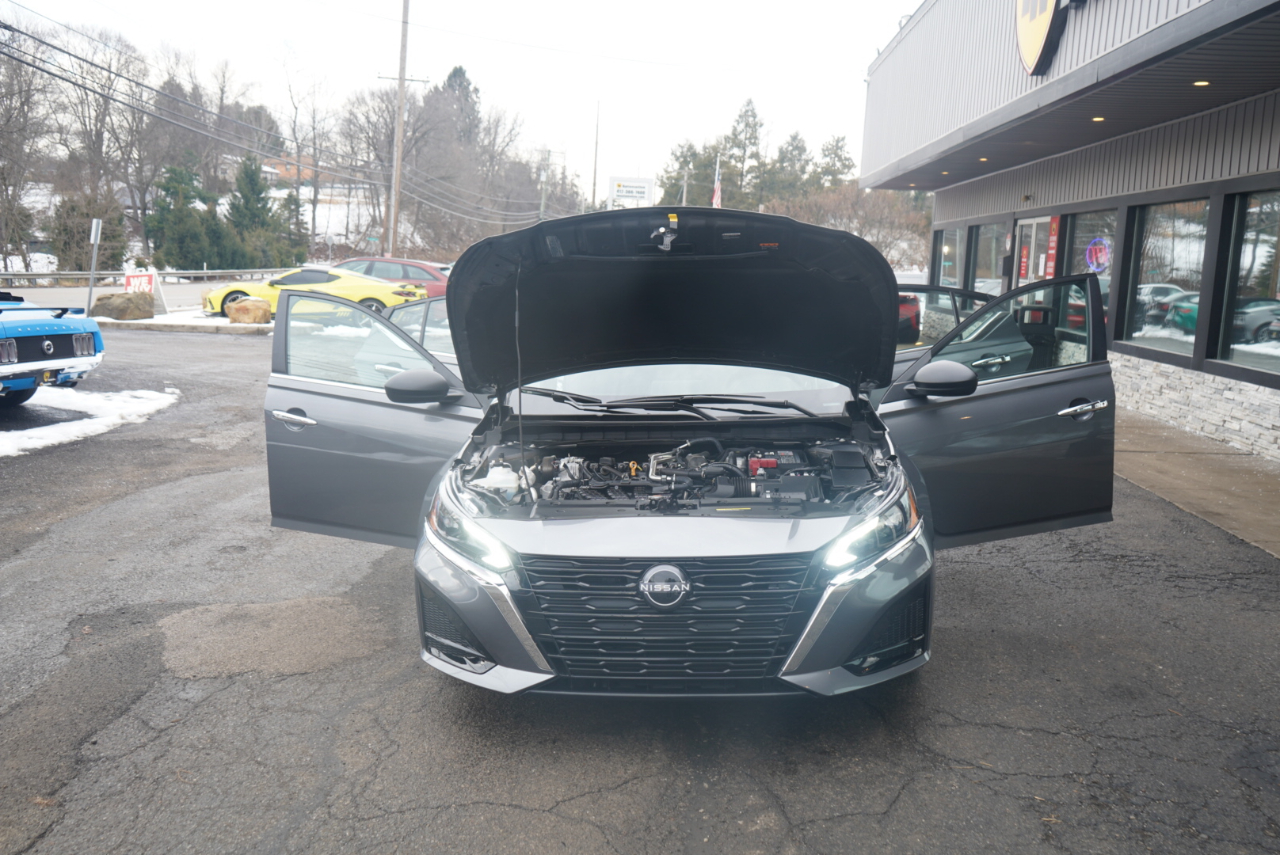 Nissan Altima 2.5 SV Sedan 2024