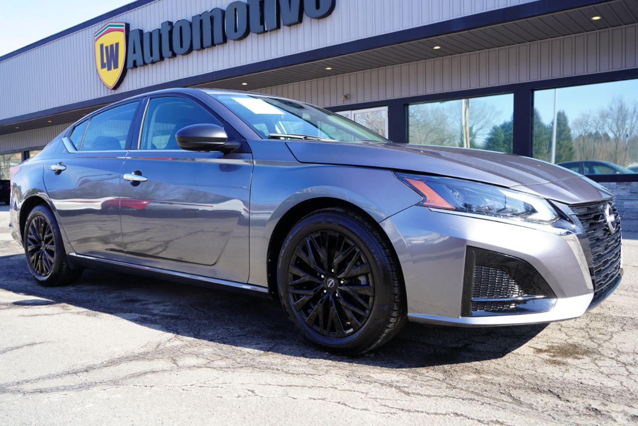 Nissan Altima 2.5 SV Sedan 2024