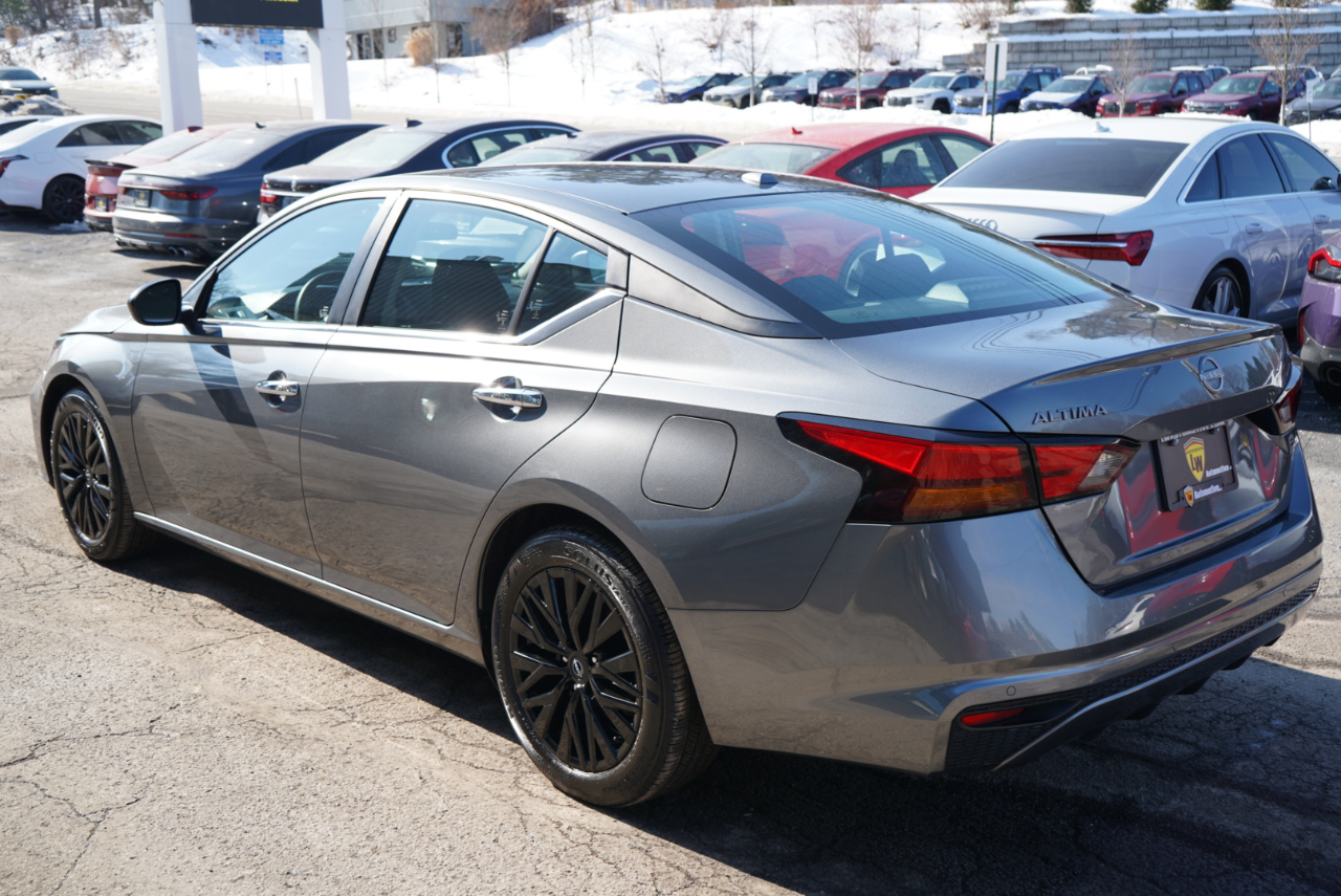 Nissan Altima 2.5 SV Sedan 2024