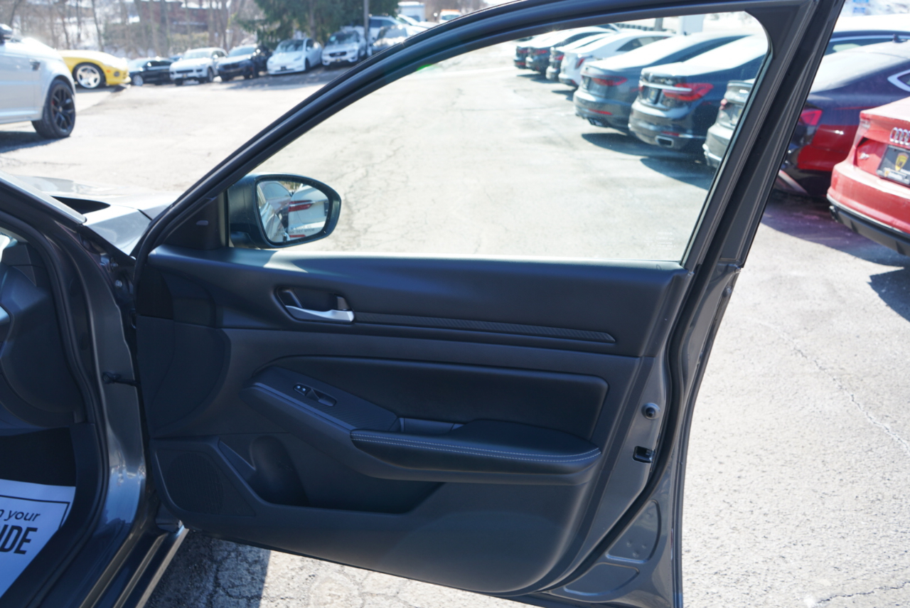 Nissan Altima 2.5 SV Sedan 2024