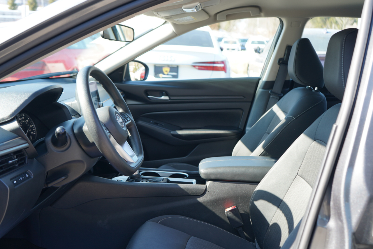 Nissan Altima 2.5 SV Sedan 2024