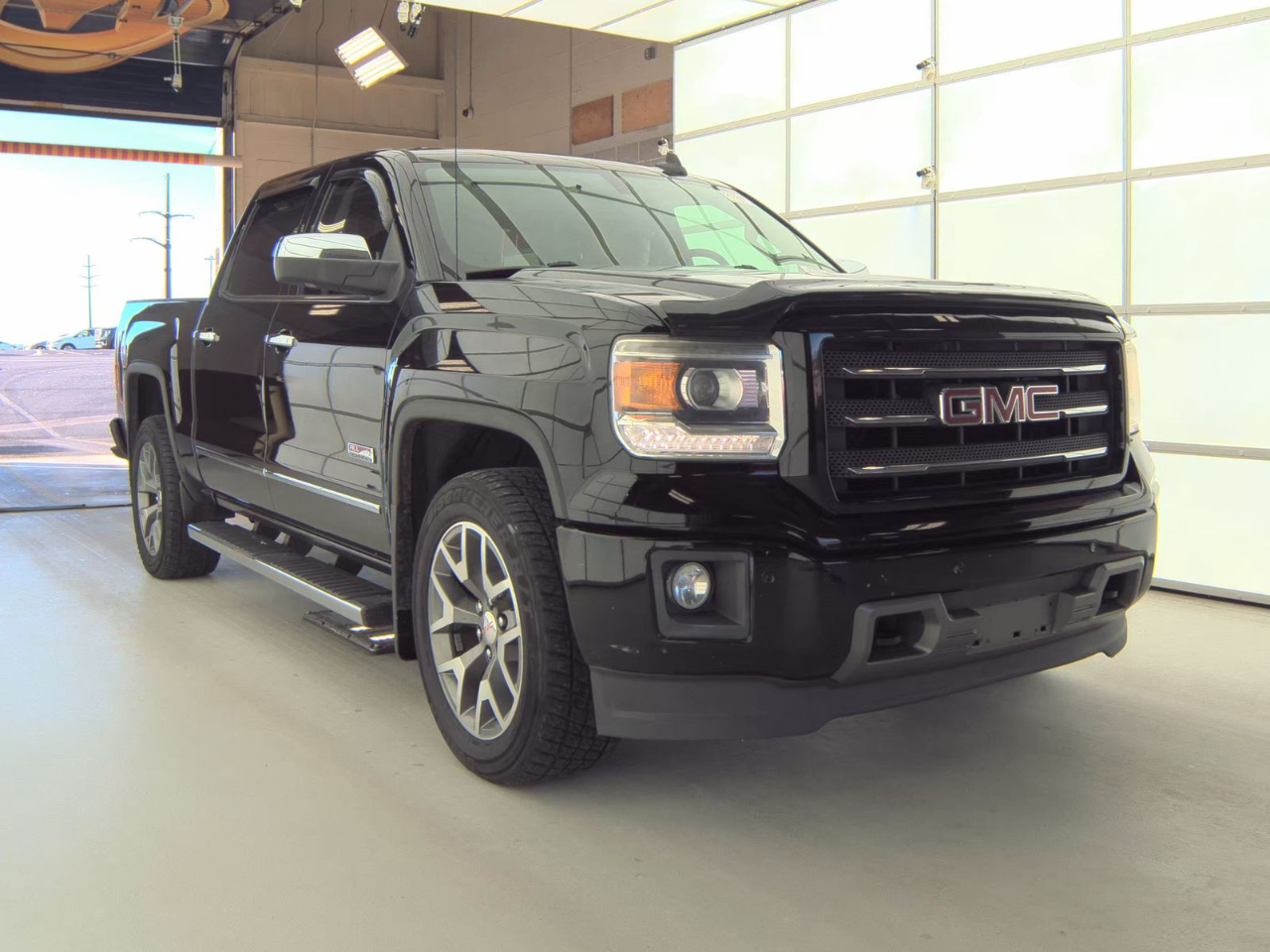2015 GMC Sierra 1500 SLT's photo