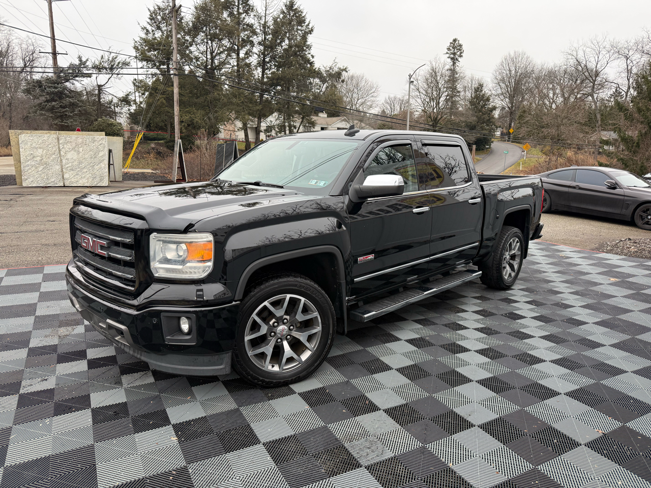 GMC Sierra 1500 4WD Crew Cab 143.5" SLT 2015