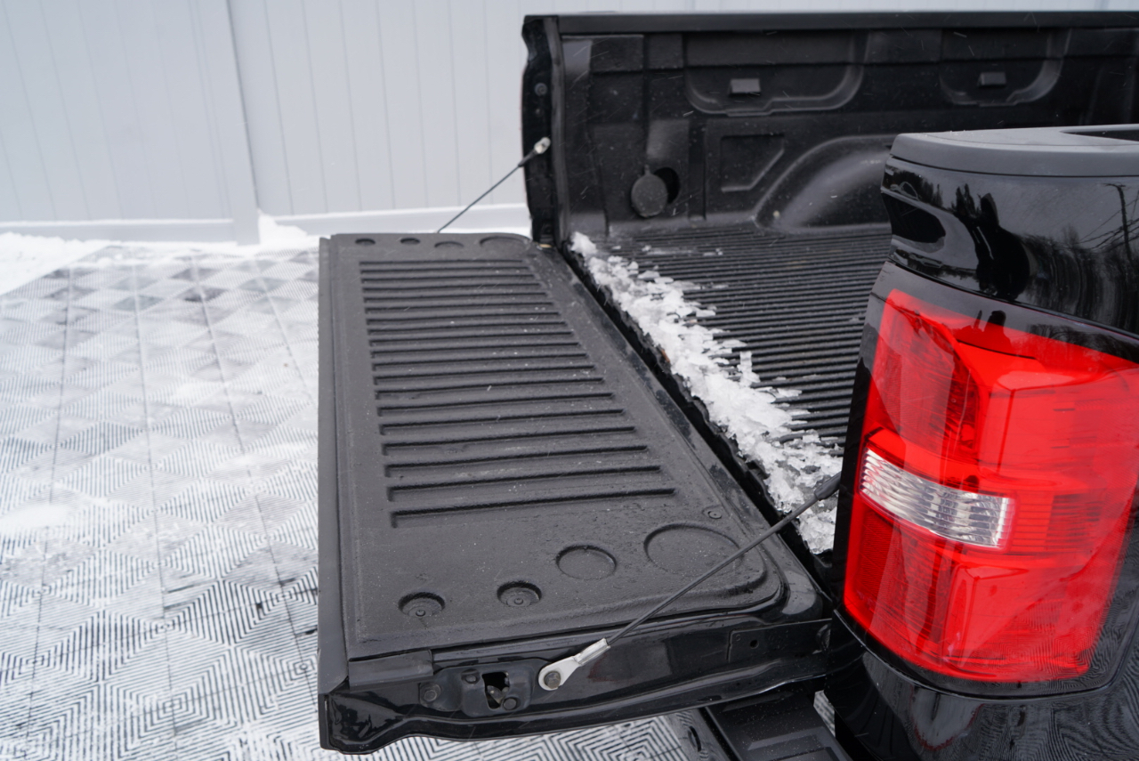 GMC Sierra 1500 4WD Crew Cab 143.5" SLT 2015