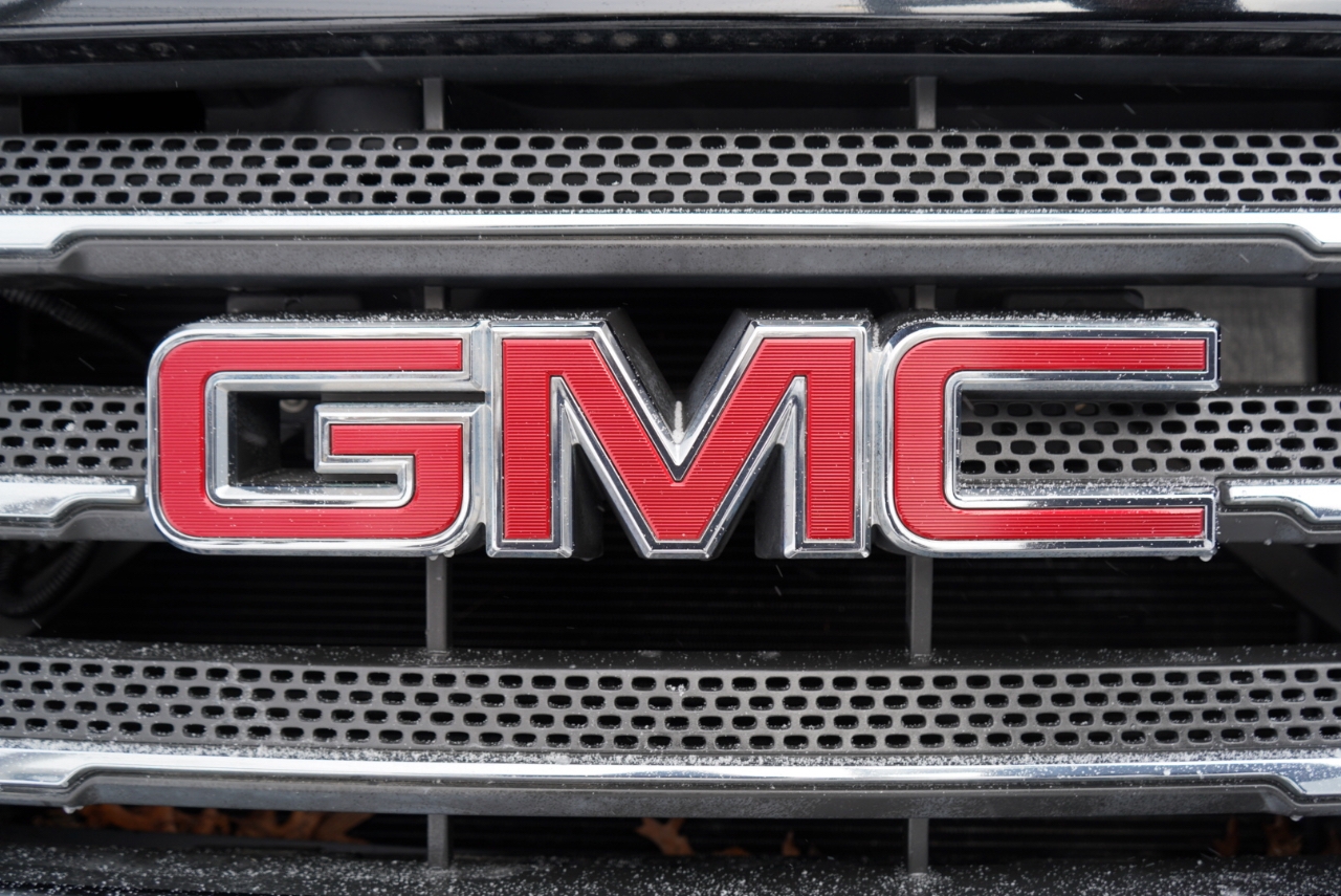 GMC Sierra 1500 4WD Crew Cab 143.5" SLT 2015