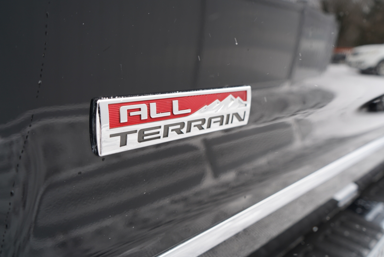 GMC Sierra 1500 4WD Crew Cab 143.5" SLT 2015