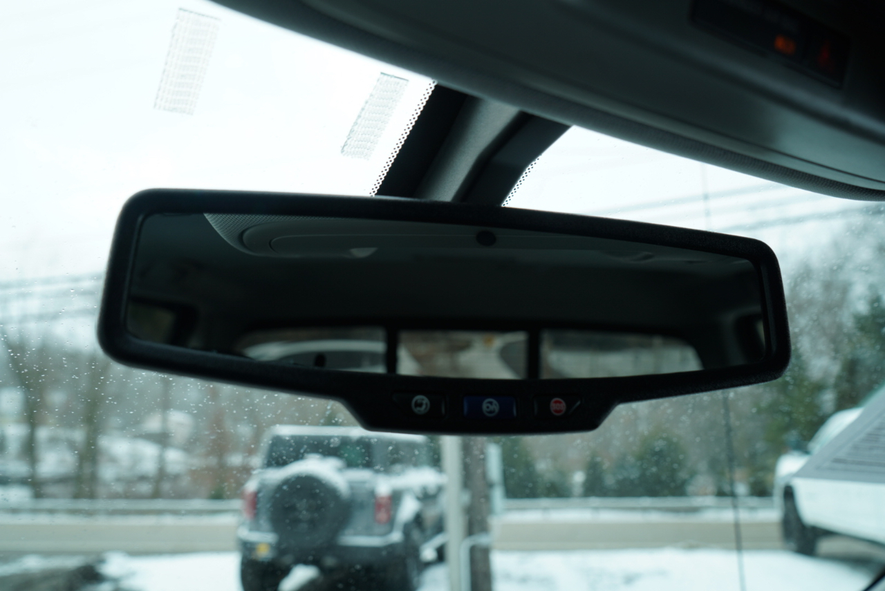 GMC Sierra 1500 4WD Crew Cab 143.5" SLT 2015