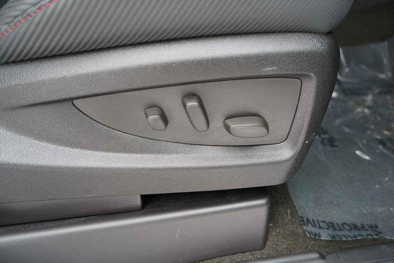 GMC Sierra 1500 4WD Crew Cab 143.5" SLT 2015