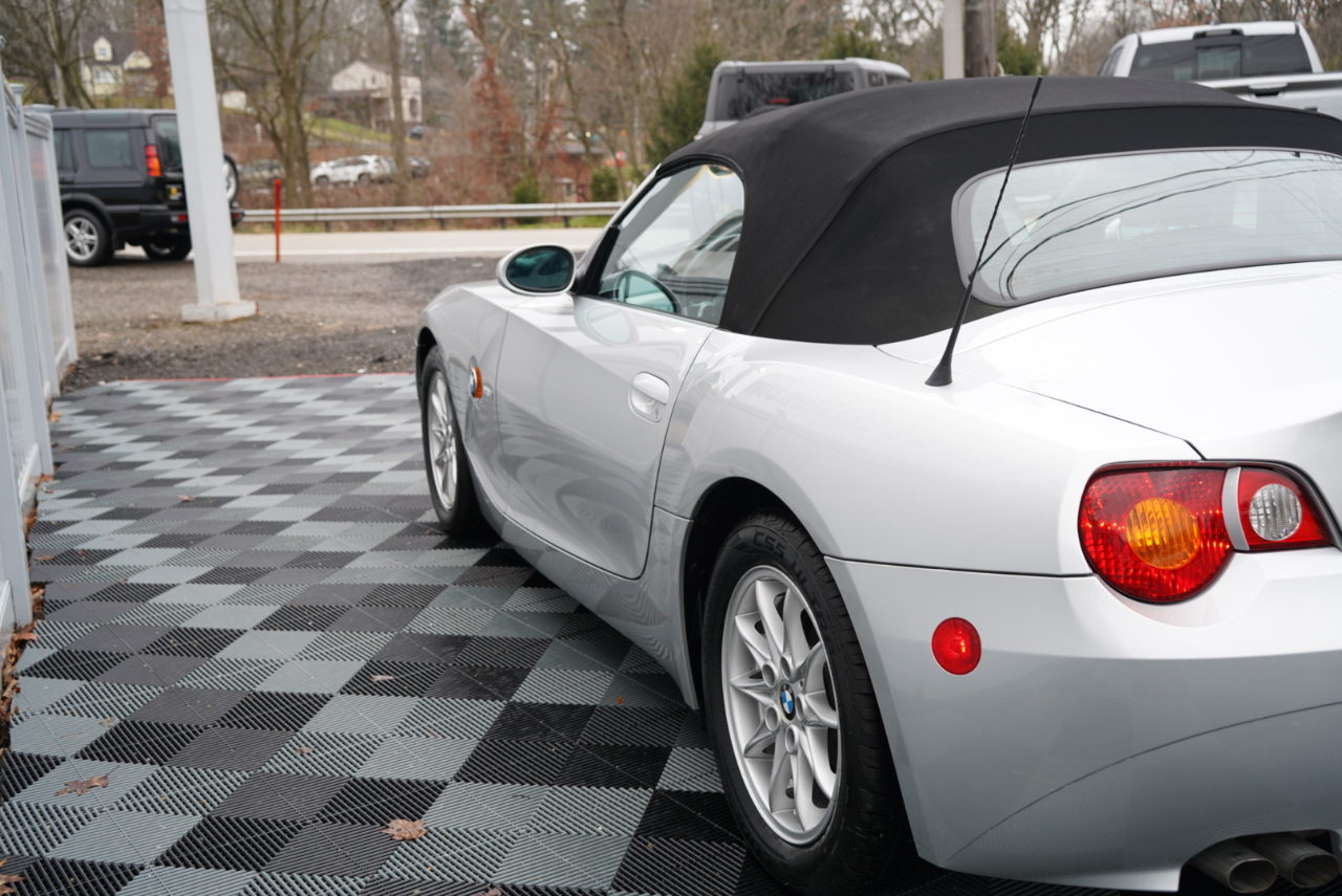 BMW Z4 2dr Roadster 2.5i 2004