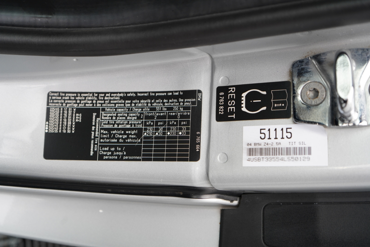 BMW Z4 2dr Roadster 2.5i 2004