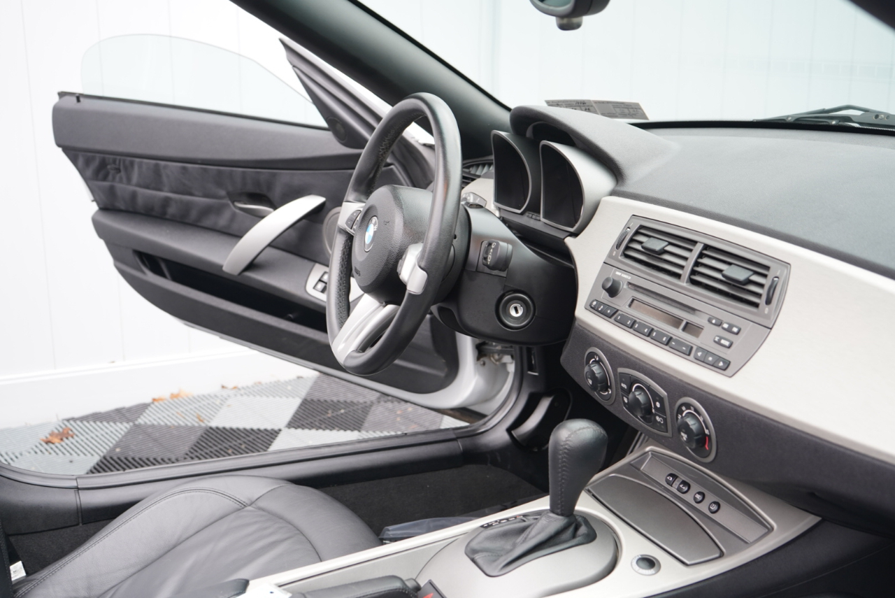 BMW Z4 2dr Roadster 2.5i 2004