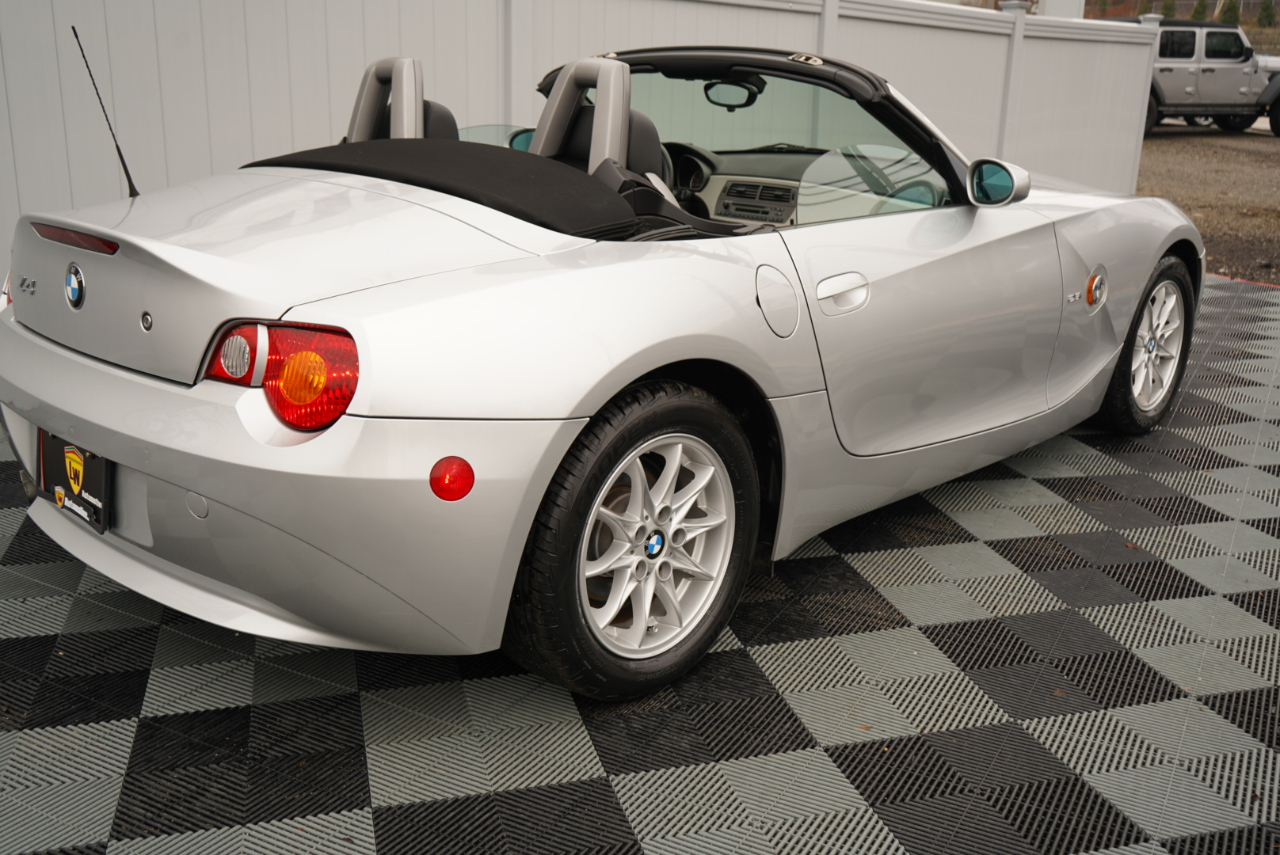 BMW Z4 2dr Roadster 2.5i 2004