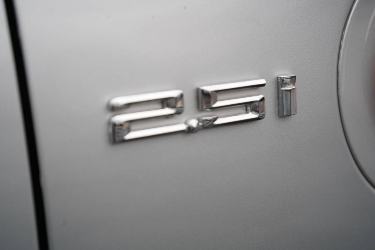 BMW Z4 2dr Roadster 2.5i 2004