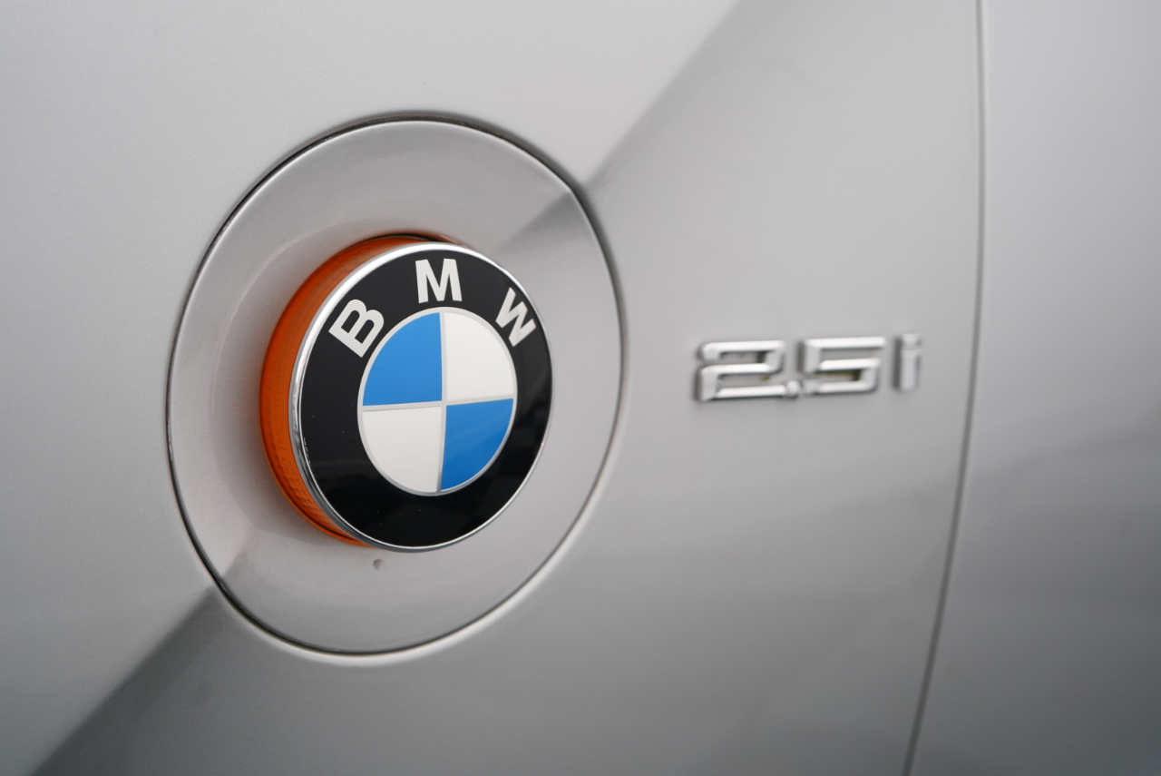 BMW Z4 2dr Roadster 2.5i 2004