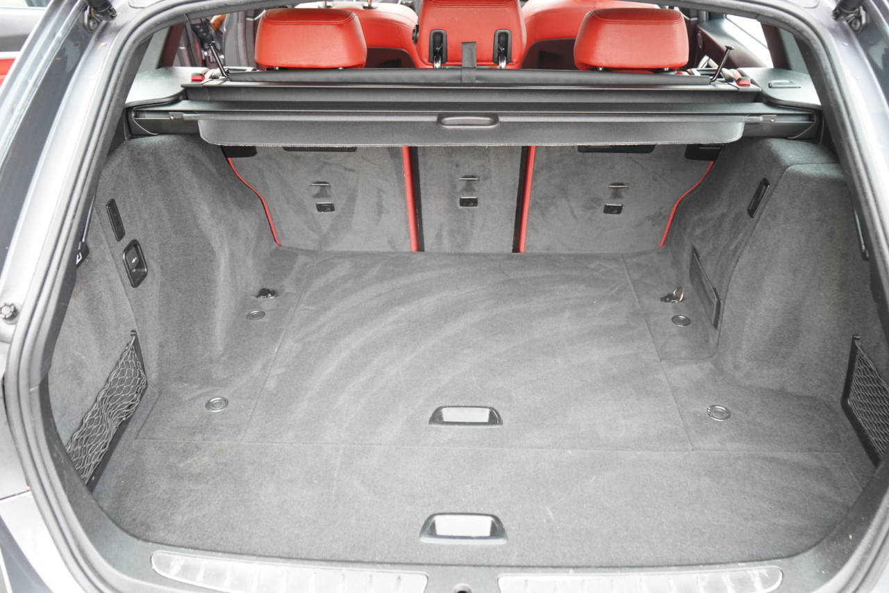 BMW 3 Series 330i xDrive Sports Wagon 2018