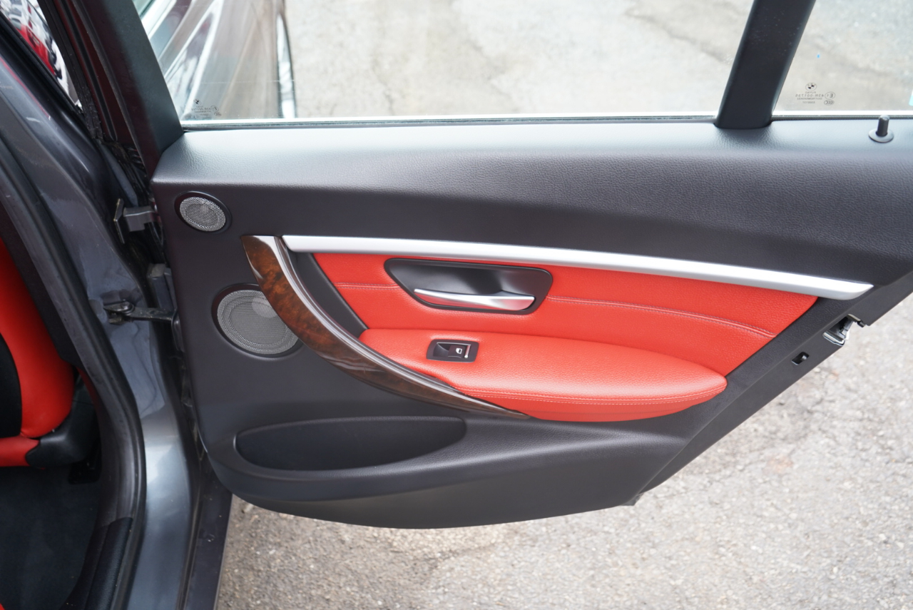 BMW 3 Series 330i xDrive Sports Wagon 2018