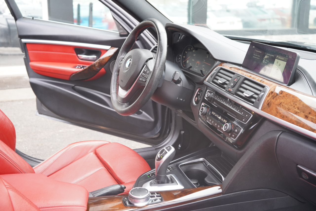 BMW 3 Series 330i xDrive Sports Wagon 2018