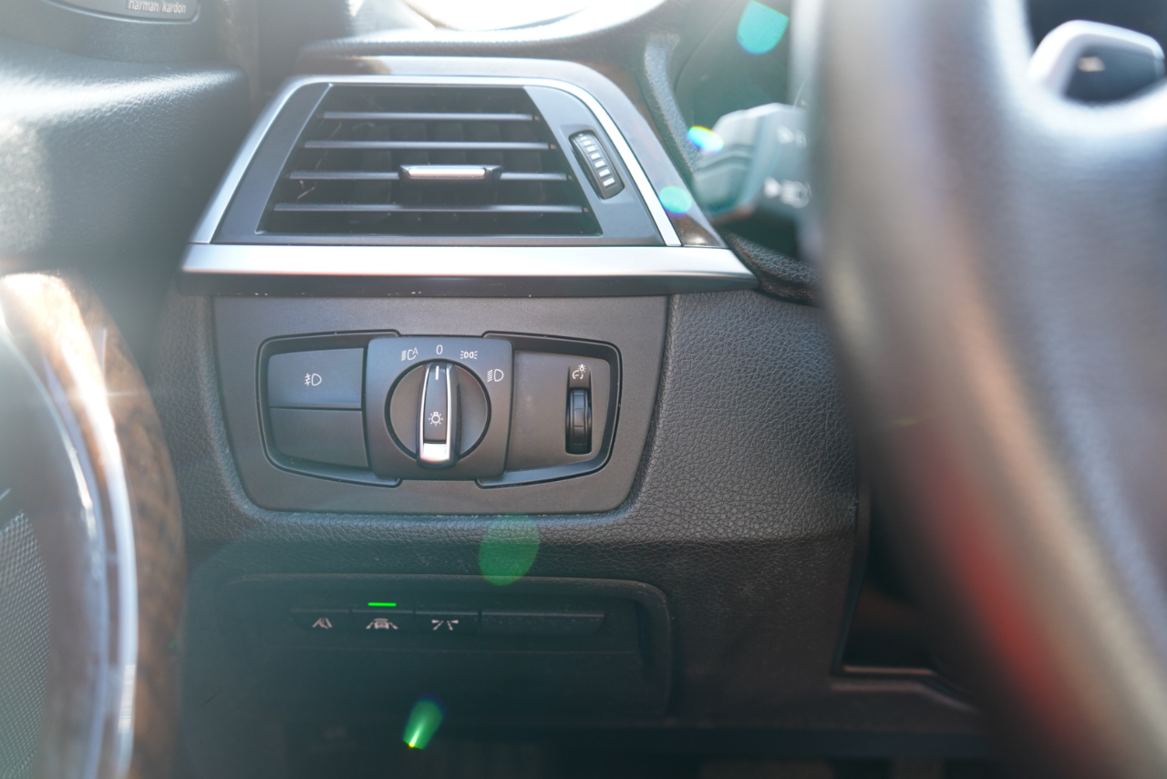 BMW 3 Series 330i xDrive Sports Wagon 2018