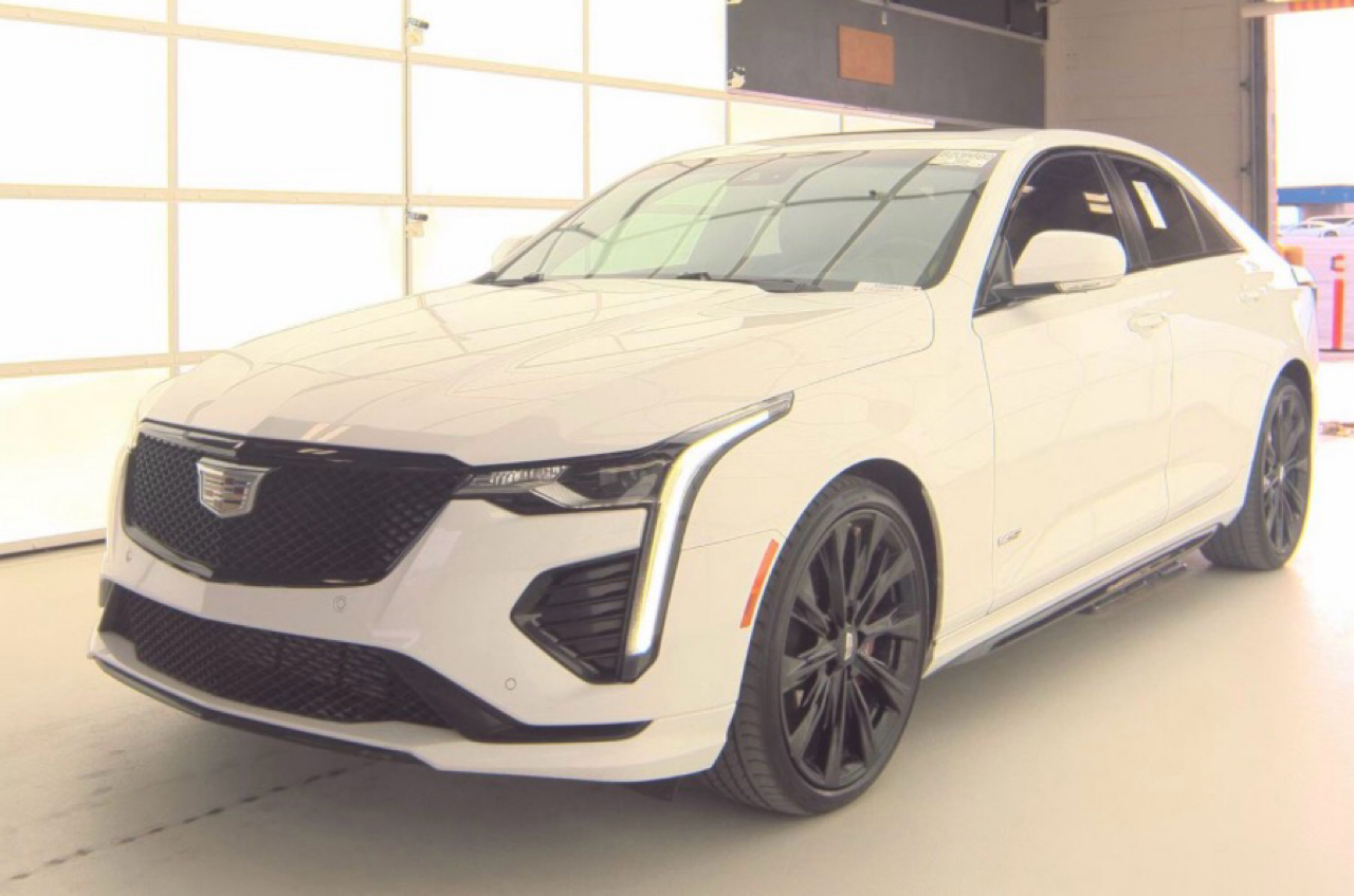 Cadillac CT4 4dr Sdn V-Series 2021