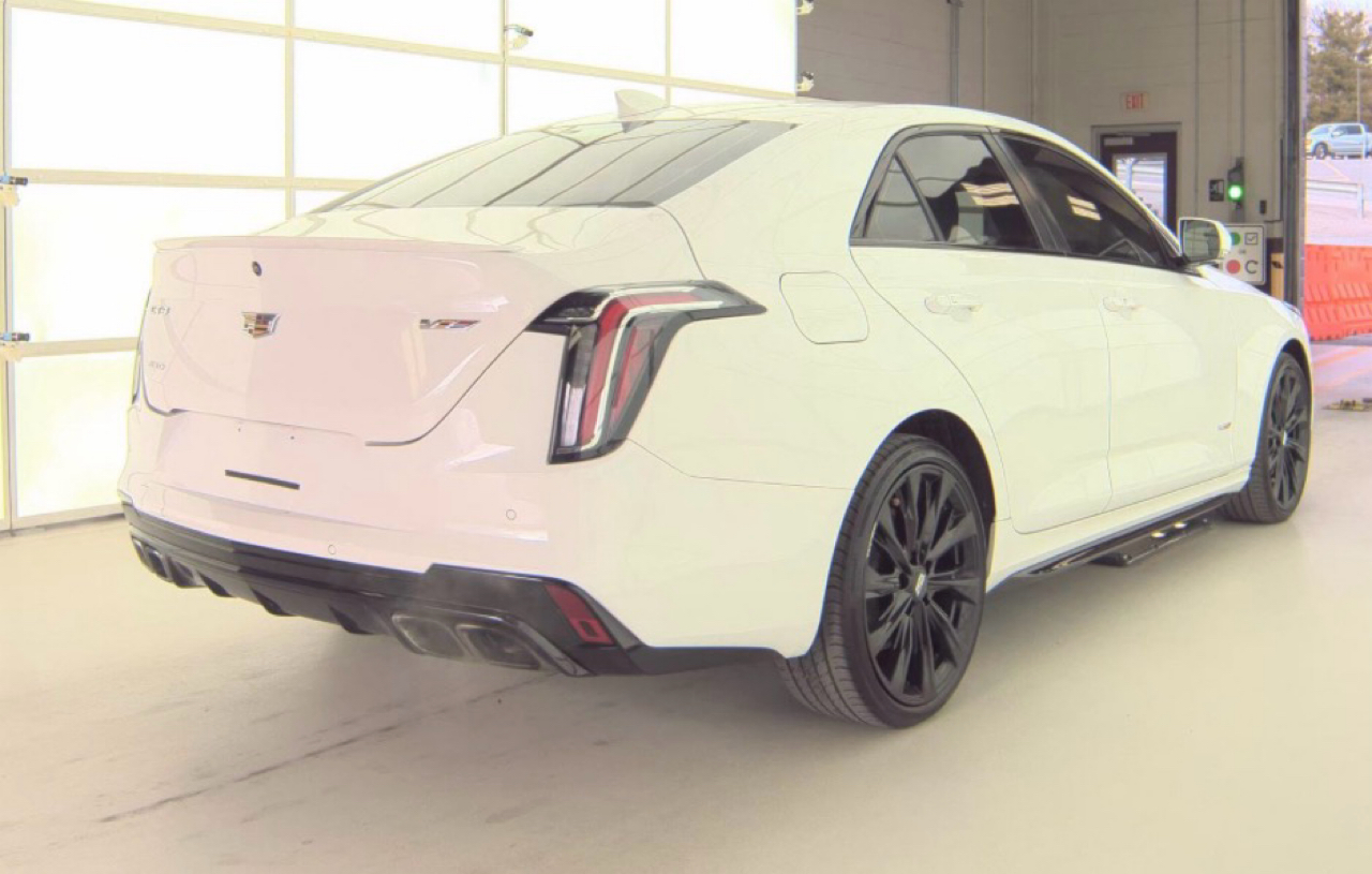 Cadillac CT4 4dr Sdn V-Series 2021