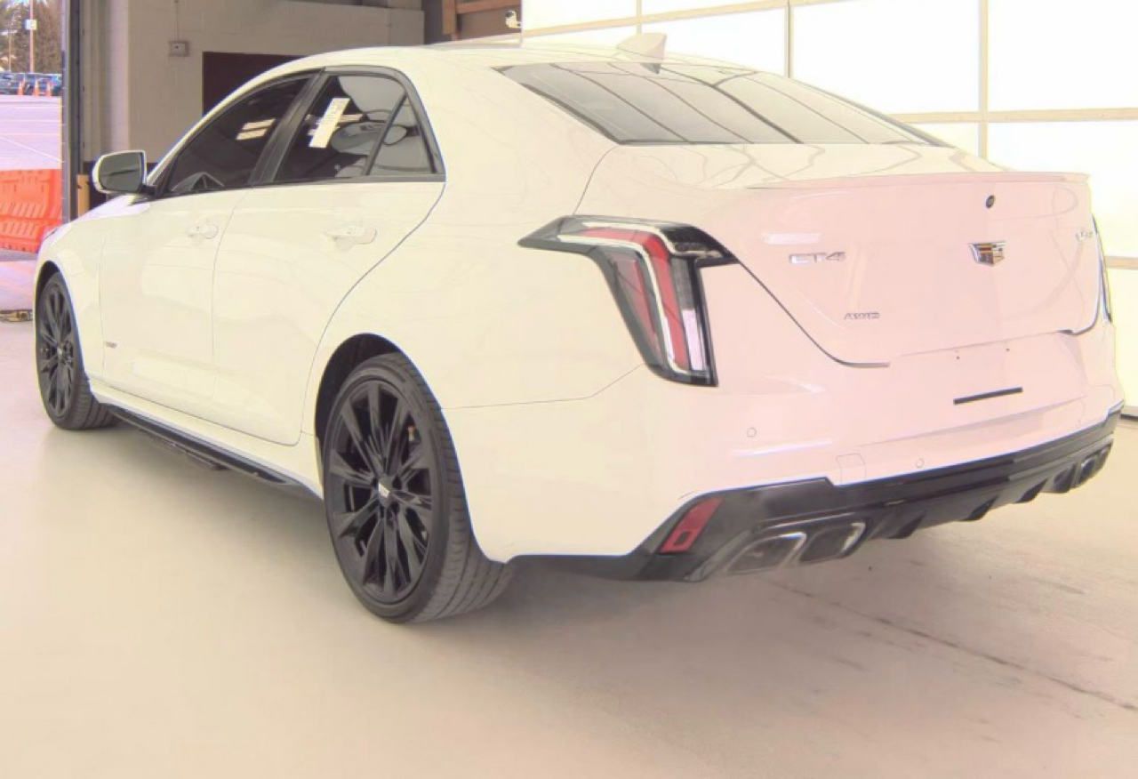 Cadillac CT4 4dr Sdn V-Series 2021
