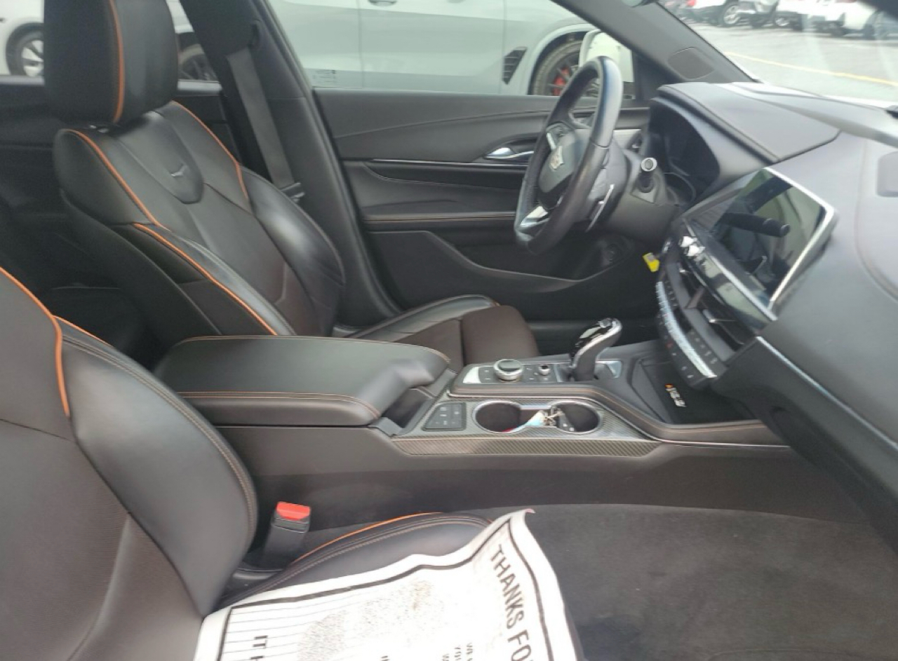 Cadillac CT4 4dr Sdn V-Series 2021