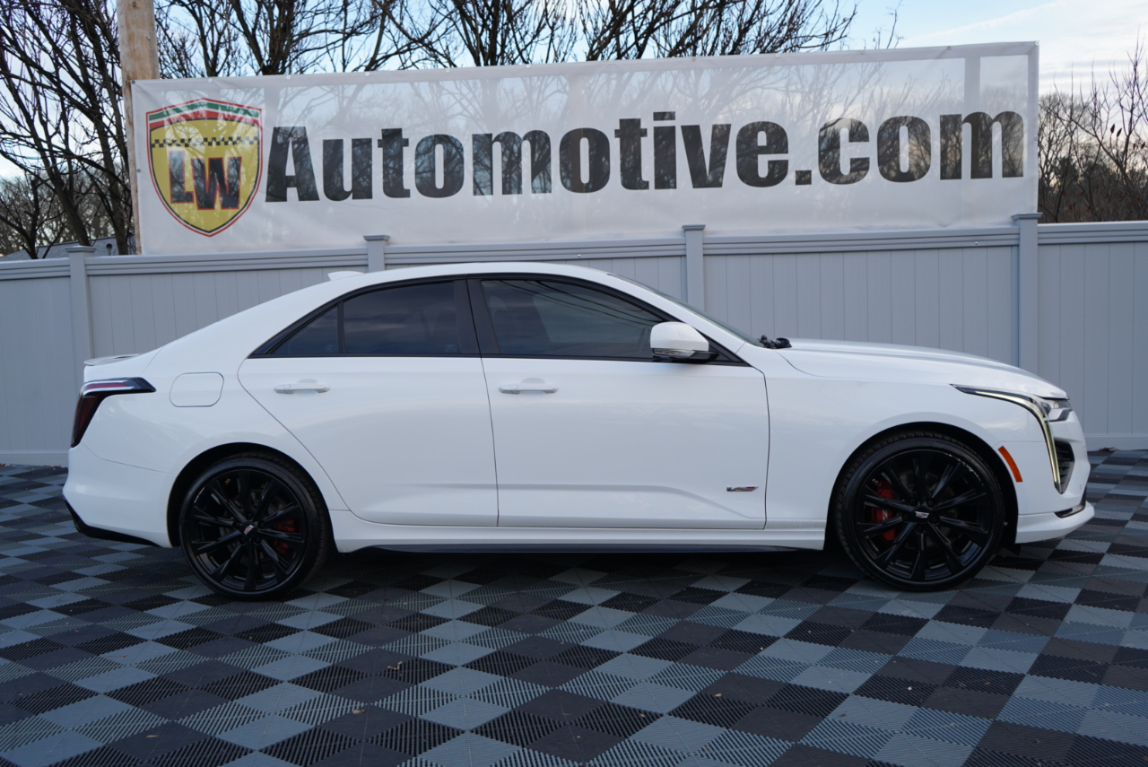 Cadillac CT4 4dr Sdn V-Series 2021